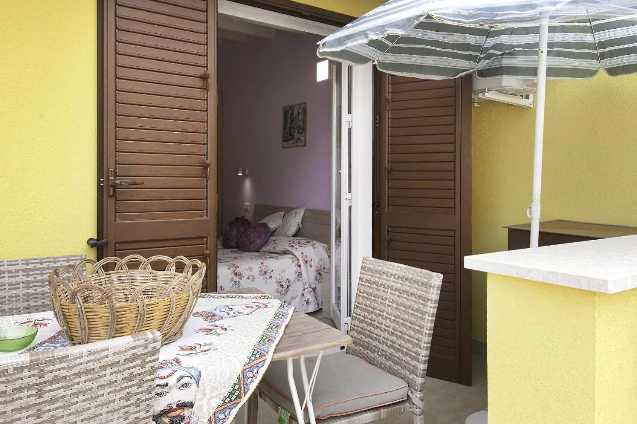 Rosy 1 Apartment Castellammare del Golfo 0*,  Italy